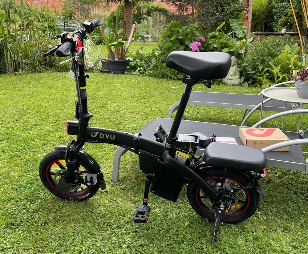 Bicicleta eléctrica plegable DYU A5 con autonomía de 50 km