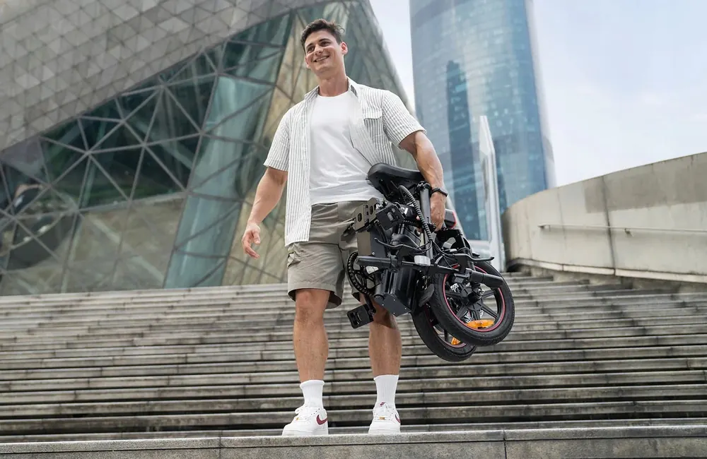 Bicicleta eléctrica DYU A5 plegable con batería 48V7.5Ah y autonomía 50km