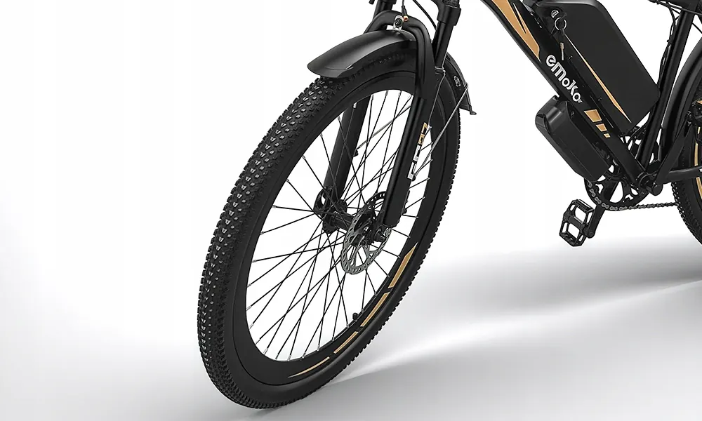 Rueda de 27.5 pulgadas de la bicicleta eléctrica EMOKO EC27 PRO con neumático todoterreno.