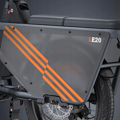 Bicicleta eléctrica ENGWE LE20 azul con capacidad de carga máxima de 200 kg.