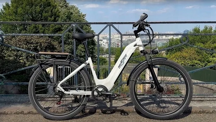Bicicleta eléctrica Onesport OT05 blanca con batería 18.2Ah y motor 250W