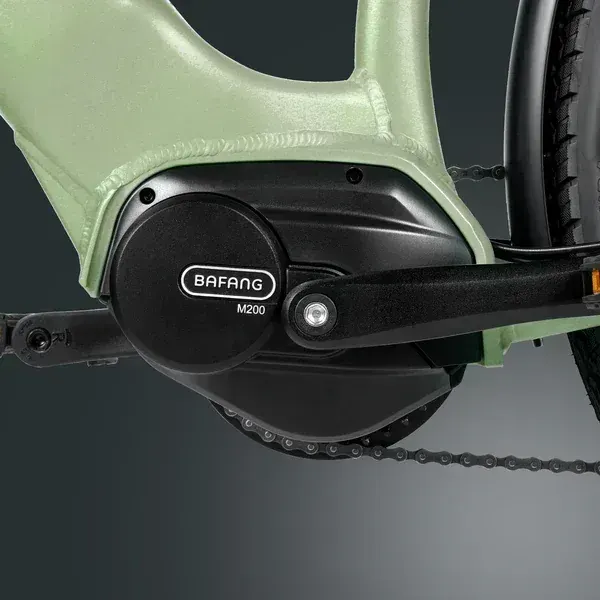 Detalle del motor central BAFANG M200 de 250W en la Fafrees FM9, con cables y plato de 38 dientes visibles.