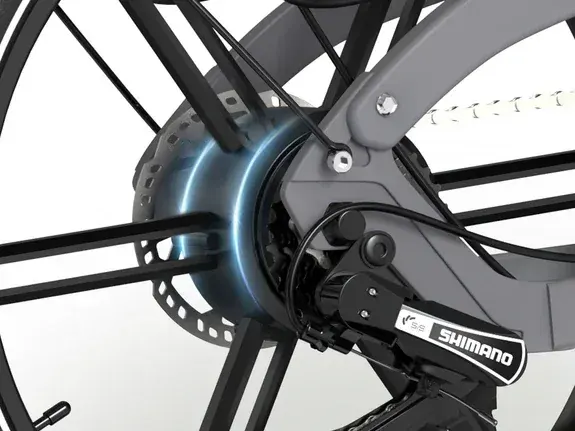 Primer plano del motor de 750 W del Koolux BK10 Pro, montado en la rueda trasera.