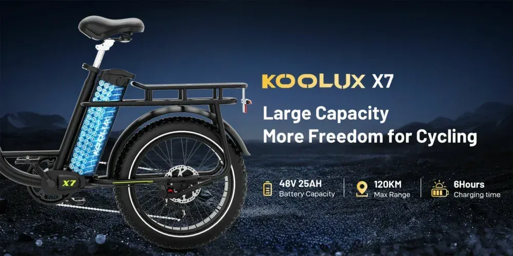 Koolux X7 batería de litio extraíble de 48V montada en el cuadro, con indicador de carga y puerto de carga.